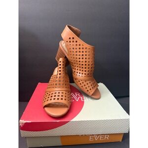 Wear.Ever Sofia Tan Perforated Block Heel Sandals Womens 8.5M Open Toe 88711515